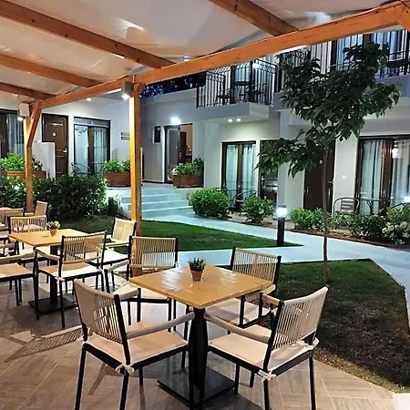 Oro Hotel *